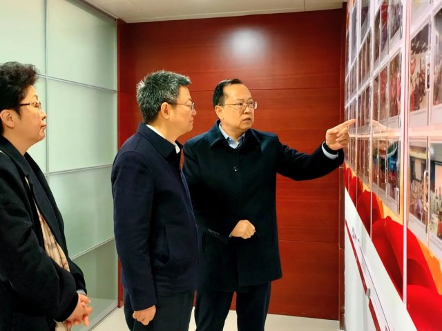 2.19周主席慰问2.jpg