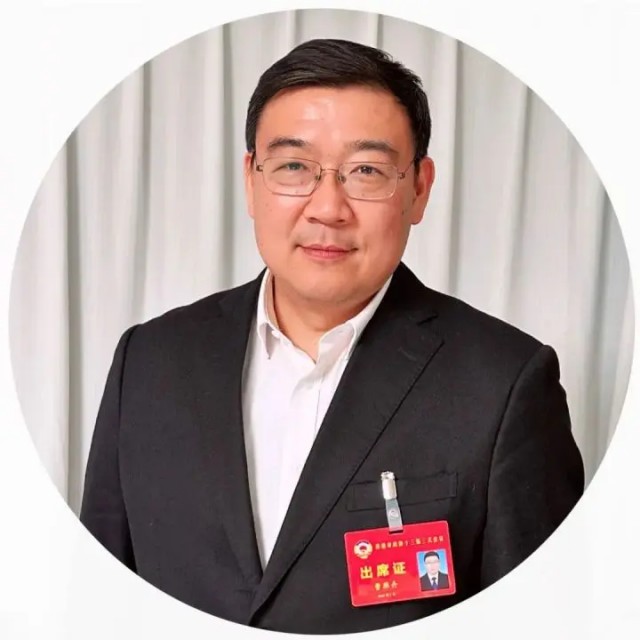 曹雁卉.jpg